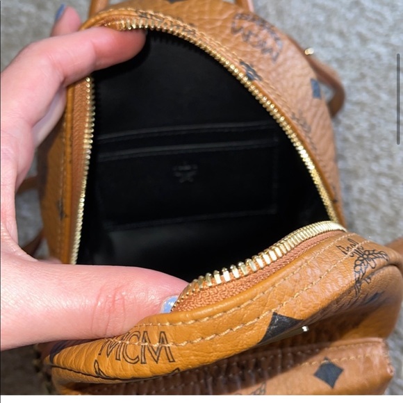 MCM MINI Shark convertible backpack - Picture 12 of 16